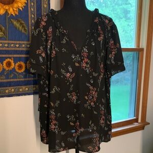 Floral Women's Top - Black and Pink